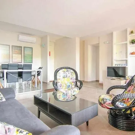 Apartament Unico En Muralla Roja - 0412 *